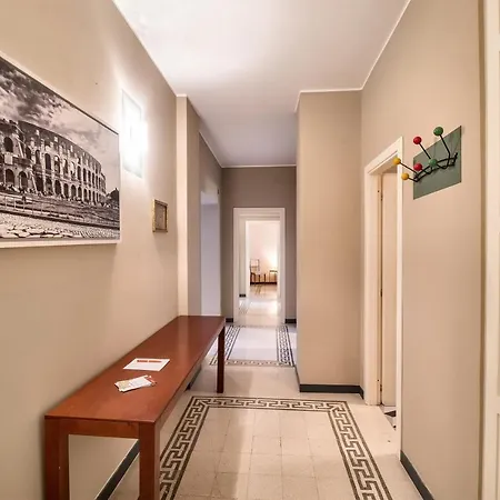 Luxury Colosseum Apartment *